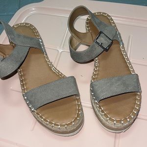 Universal thread wedge heels